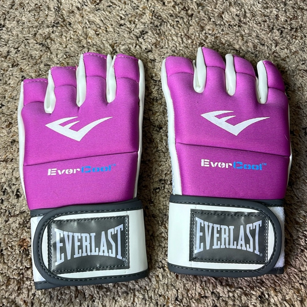Kickboxing gloves